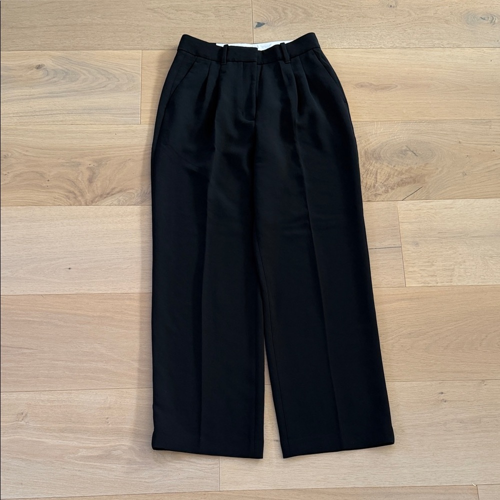 Aritzia Effortless Pants - Picture 2 of 4
